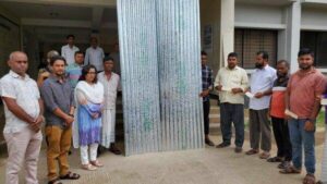 মাটিরাঙ্গায় অগ্নিকাণ্ডে ক্ষতিগ্রস্ত সাত দোকানীকে ডেউটিন ও নগদ অর্থ বিতরণ