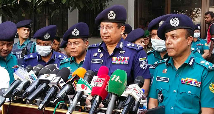 পুলিশের ওপর হামলায় জড়িতদেরই গ্রেপ্তার করা হচ্ছে,আইজিপি
