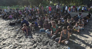 সাগর পেরিয়ে ইন্দোনেশিয়ায় ৪০০ রোহিঙ্গা