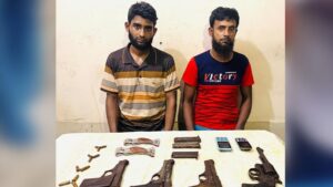 রাজধানীতে ৪ বিদেশি পিস্তলসহ গ্রেফতার ২