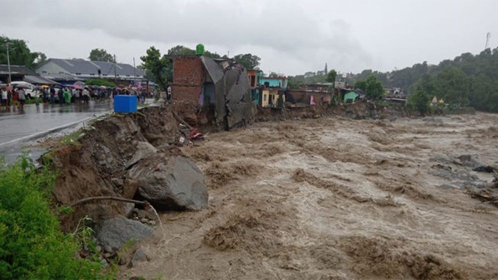 হিমাচলে ভারি বৃষ্টিপাত-ভূমিধসে মৃতের সংখ্যা বেড়ে ৬৩, অরেঞ্জ অ্যালার্ট জারি