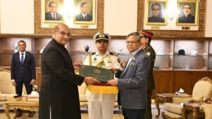 আনুষ্ঠানিক দা‌য়িত্ব নিলেন পাকিস্তানের নতুন হাইকমিশনার
