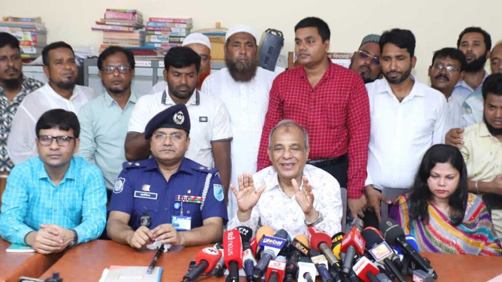 তরুণ ভোটারদের জন্য ‘বিশেষ ‍সুবিধার’ কথা জানালেন স্বরাষ্ট্র উপদেষ্টা