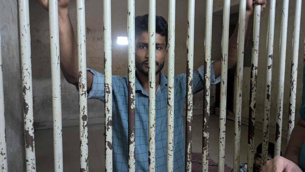 ৩২ নম্বরে ফুল দিতে আসা সেই রিকশাচালক কারাগারে