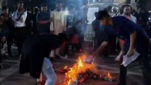 জুলাই শহীদদের অপমান: ঢাবিতে ফজলুর কুশপুত্তলিকা দাহ