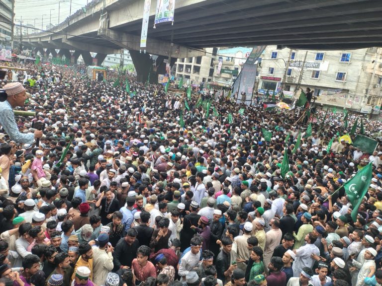 জসনে জুলুসে লোকে লোকারণ্য চট্টগ্রাম, লাখ লাখ মানুষের ঢল