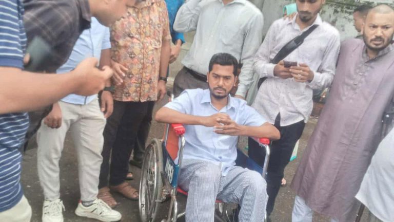 হাসপাতাল থেকে ছাড়পত্র পেলেন নুরুল হক নুর